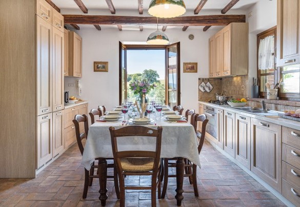 Dining area directly connected to the terrace - Casa Eusebia