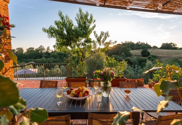 The property with the panoramic pergola embraced by the green hills - Casa Eusebia