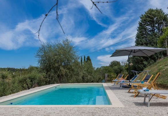 The pool measures 9 x 4 m with a constant depth of 1.40 m - Casa Eusebia 