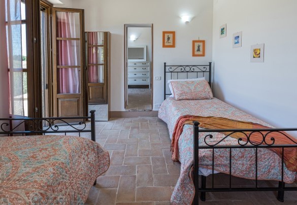 Room with two single beds on the ground floor - Casa Eusebia  