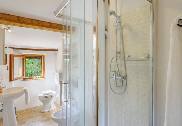 Bagno 2 con doccia, primo piano - Casa Felicità
