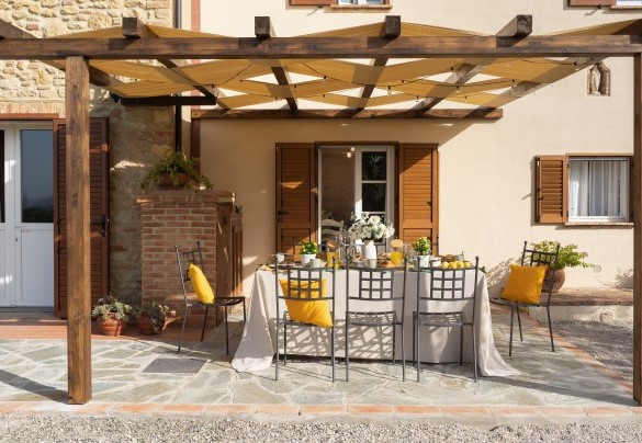 Terrazza esterna adiacente la sala da pranzo - Casa la Fenice 