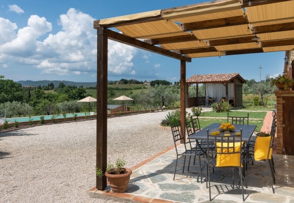 Terrazza esterna adiacente la sala da pranzo - Casa la Fenice 