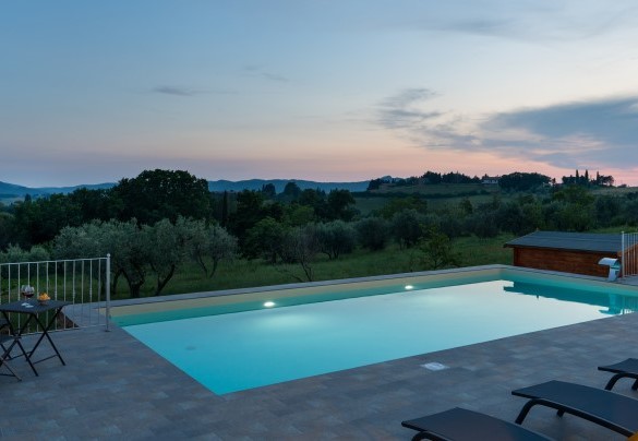 La piscina al tramonto - Casa la Fenice 