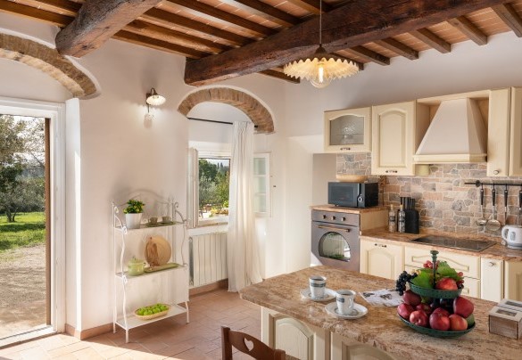 Graziosa cucina collegata alla sala da pranzo - Casa la Fenice 