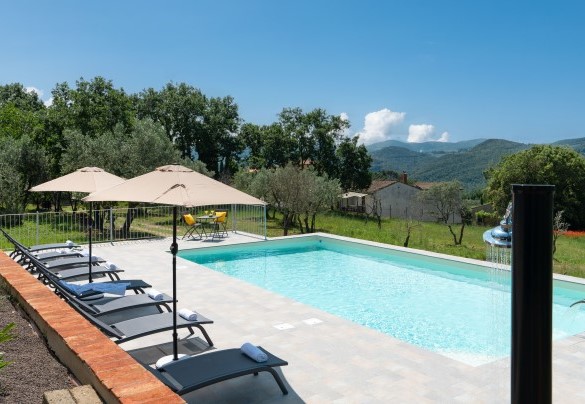 Bellissima piscina con vista sulle colline toscane -Casa la Fenice