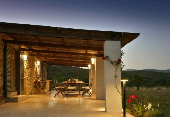 The lighted canopy – Casa La Pratellaccia