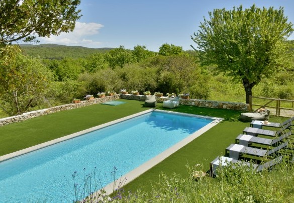 The swimming pool area – Casa La Pratellaccia