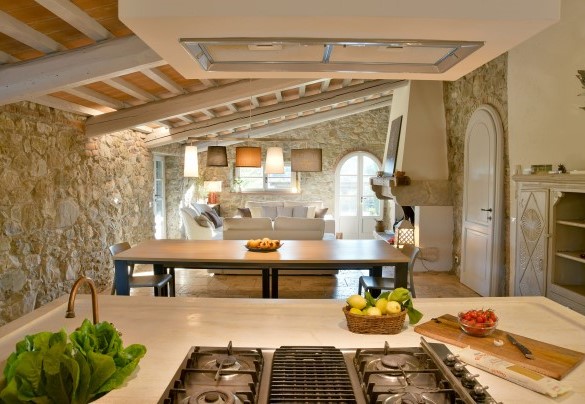 The kitchen and the living room – Casa La Pratellaccia
