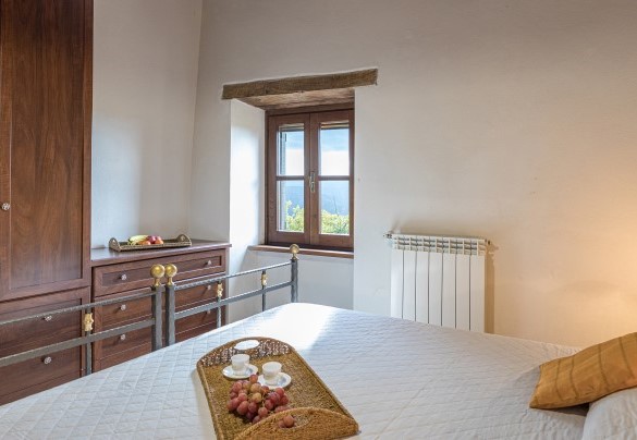 Double bedroom on the first floor - Casa Largnano