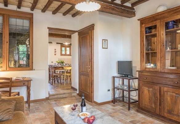  The living area connected with the kitchen - Casa Largnano