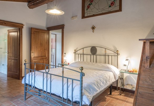 Double bedroom on the first floor - Casa Largnano