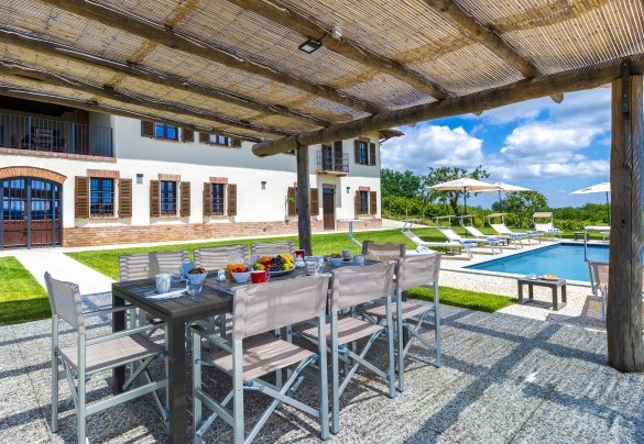 The comfortable gazebo where you can shelter in the shade and eat - Casa Leonarda