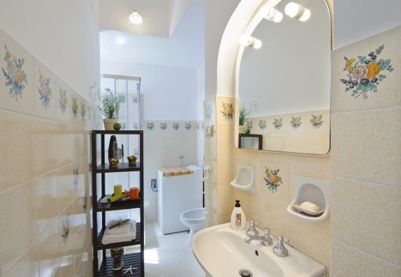 Bathroom with shower n.1 – Casa Leonilde 4