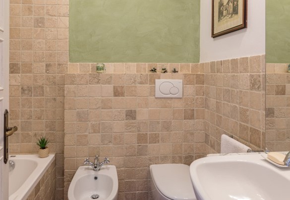 Bagno en-suite con vasca al piano terra – Casa Maravilla