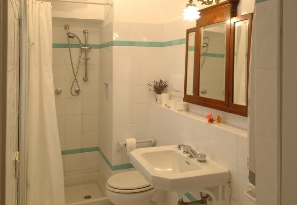 Bathroom with shower n.3, en-suite at the bedroom n.3 – Casa Maria 6+2