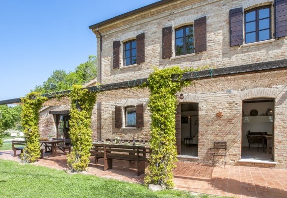Ingressi dei due appartamenti indipendenti – Casa Melograno