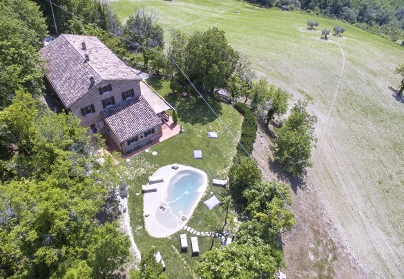 Vista dall’alto dell’intera proprietà – Casa Melograno