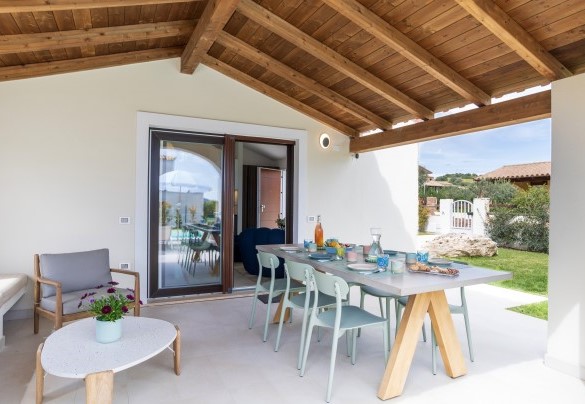 Portico comunicante con la villa – Casa Moros