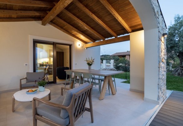 Portico comunicante con la villa – Casa Moros