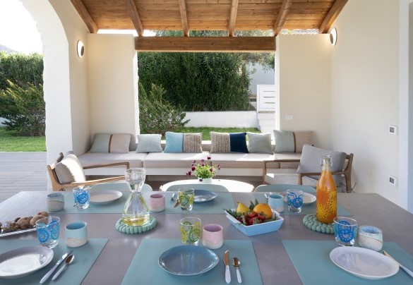 Tavolo per la colazione nel portico – Casa Moros