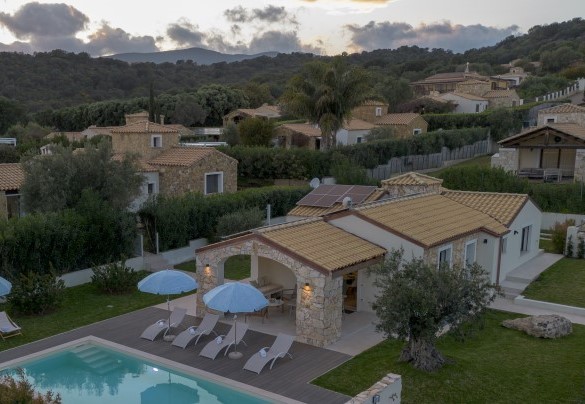 Vista panoramica della villa – Casa Moros
