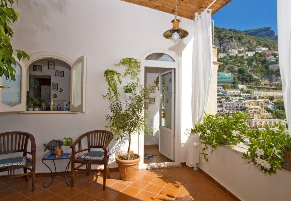 The kinchen has a french door to access directly onto the terrace – Casa Noemi 4+2