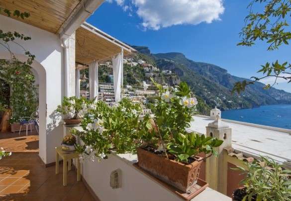 The terrace, through which a french door leads directly into the living room – Casa Noemi 4+2
