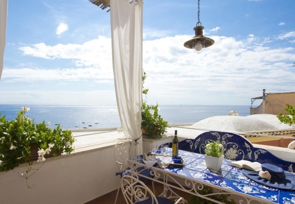 The relaxation and the scent of the sea can be enjoyed from the exclusive terrace – Casa Noemi 4+2
