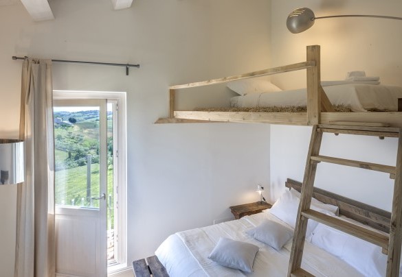 Double bedroom n.2 with en-suite bathroom and mezzanine on the second floor - Casa Pilar