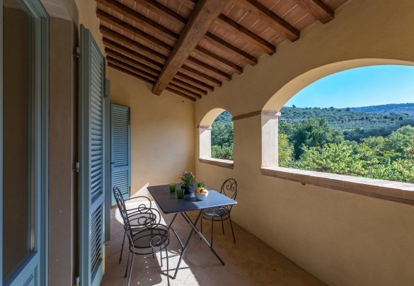 Terrazza panoramica, accessibile tramite porte finestre e scala esterna - Casa Pippin  