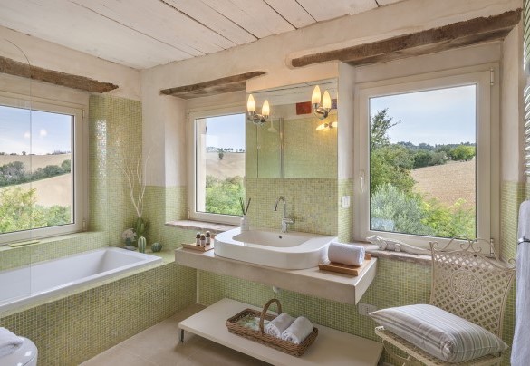 Bathroom with tub n.4 – Casa Sant'Elia