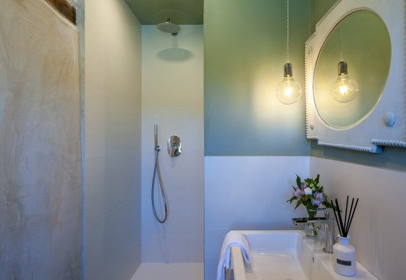Bathroom with shower n.3 en-suite to bedroom n.3 – Casa Sant'Elia