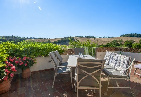Panoramic terrace on the first floor, accessible from the bedroom n.1 or from an external staircase – Casa Sant'Elia