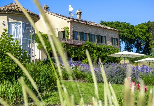 View of the house and the characteristic silo - Casa Sant'Elia