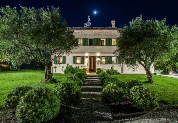The front door in the evening lights – Casa Sant’Elia