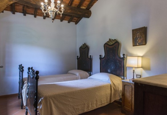 Twin bedroom on the first floor (unit n.1) - Casa Torrione   