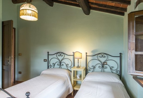Twin bedroom, with joinable beds, on the first floor (unit n.2) - Casa Torrione    