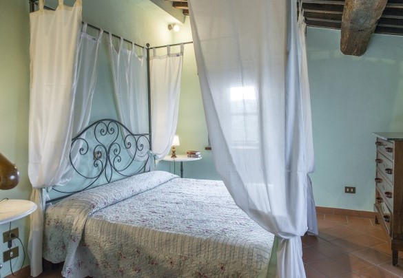 Double bedroom on the first floor (unit n.2) - Casa Torrione