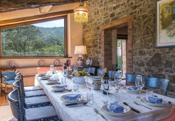  The dining room (unit n.1) communicates comfortably with the kitchen - Casa Torrione
