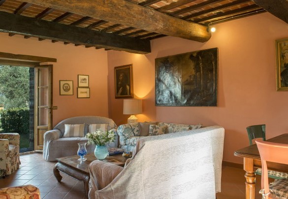 The living room, on the ground floor, in the unit 2 - Casa Torrione    