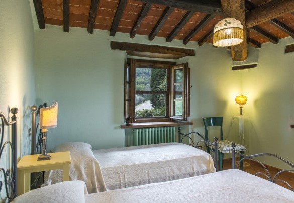 Twin bedroom, with joinable beds, on the first floor (unit n.2) - Casa Torrione    