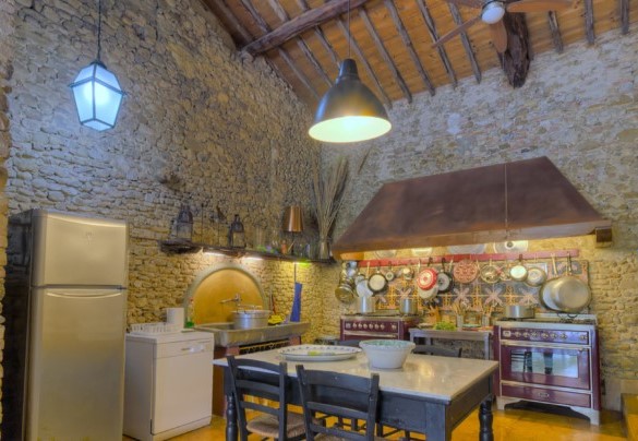 La grande cucina attrezzata – Casabianca