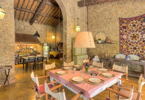Il grande open space con sala da pranzo e cucina – Casabianca
