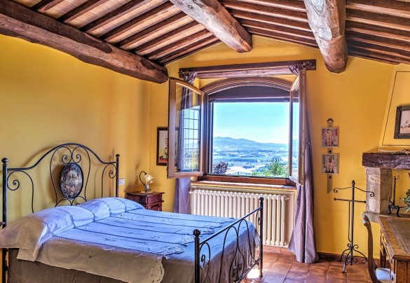Double bedroom on the first floor - Casal del Salice