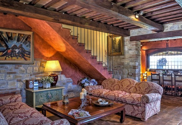  The cozy living room furnished with sofas - Casal del Salice