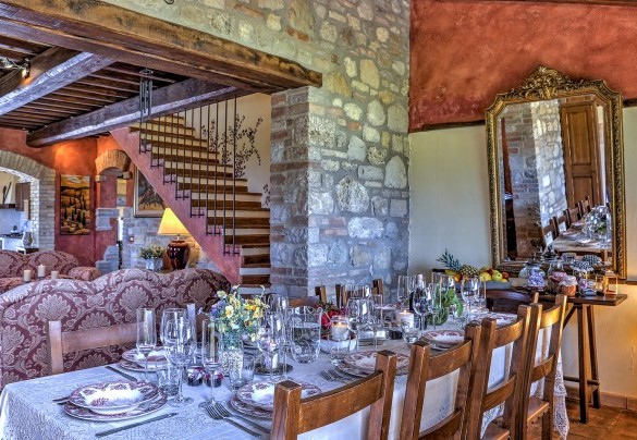 The dining area with the table set up for important dinners - Casal del Salice