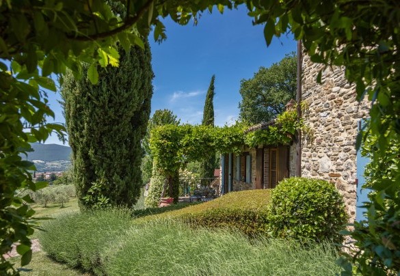 Panoramic view towards the one and a half hectare garden - Casal Parro 