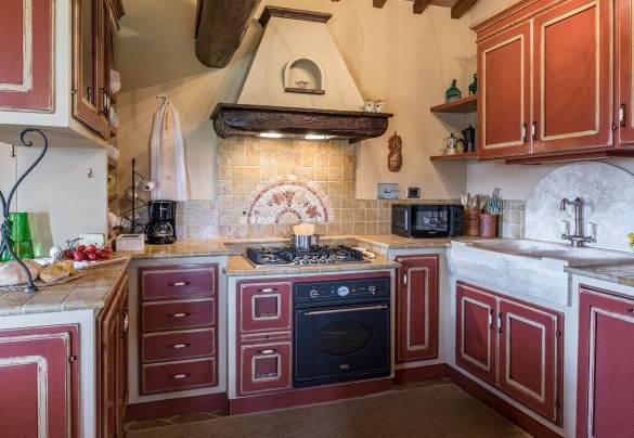 The beautiful buildt-in kitchen - Casal Parro 