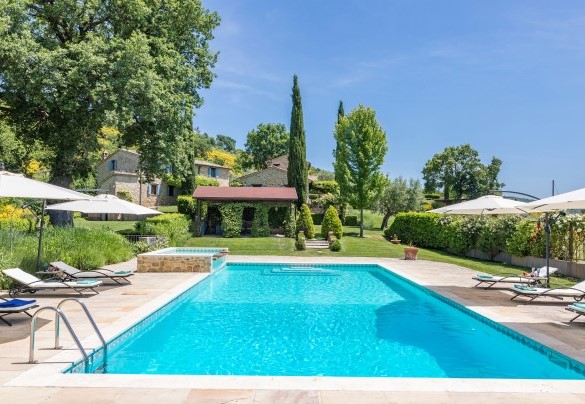 The beautiful pool is positioned at a slightly lower level than the house - Casal Parro